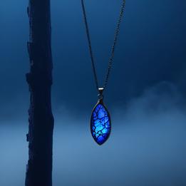 Amber Necklace dream symbolism visualization